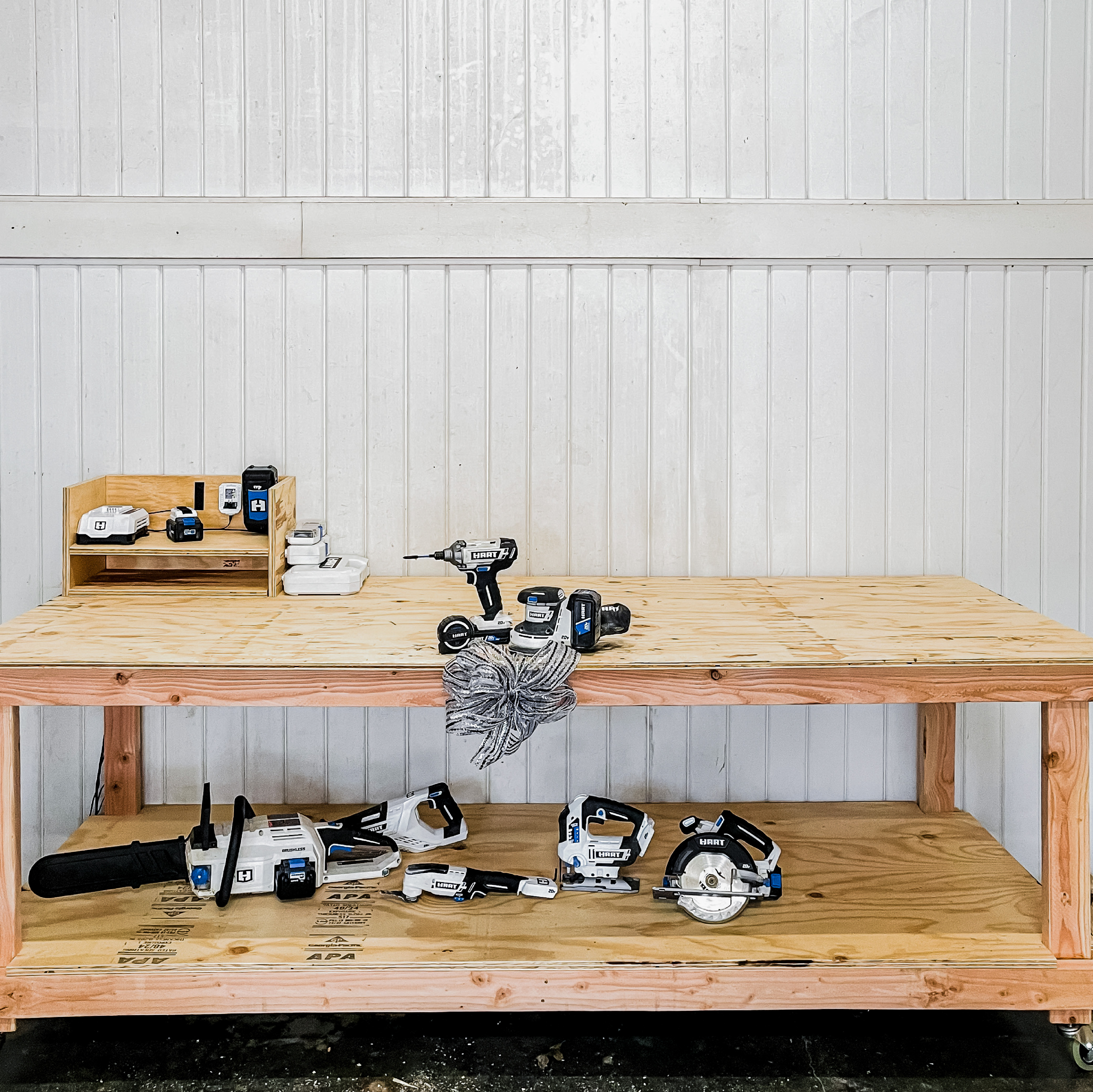 Rolling Workbench With Charging Station